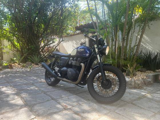 TRIUMPH THRUXTON 